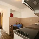 Апартаменти In With Terrace, Wifi Пореч