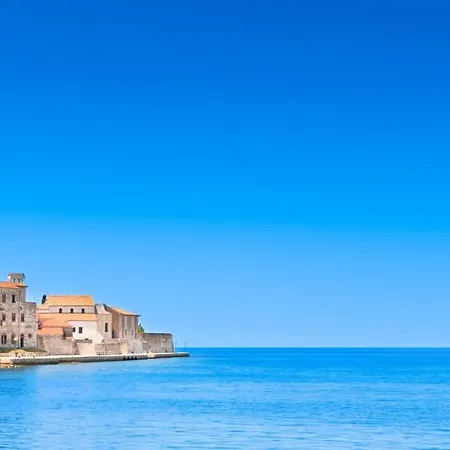 דירה In With Terrace, Wifi *