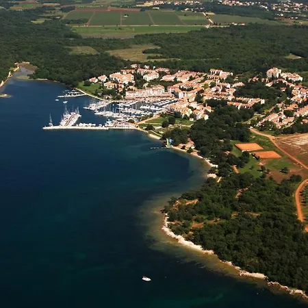 Appartement In With Terrace, Wifi Poreč